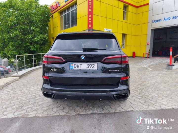 BMW X5 - rear