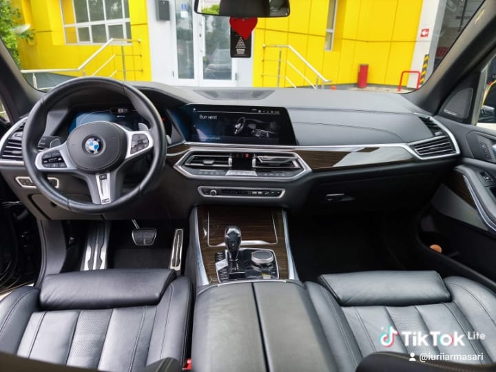 BMW X5 - interior