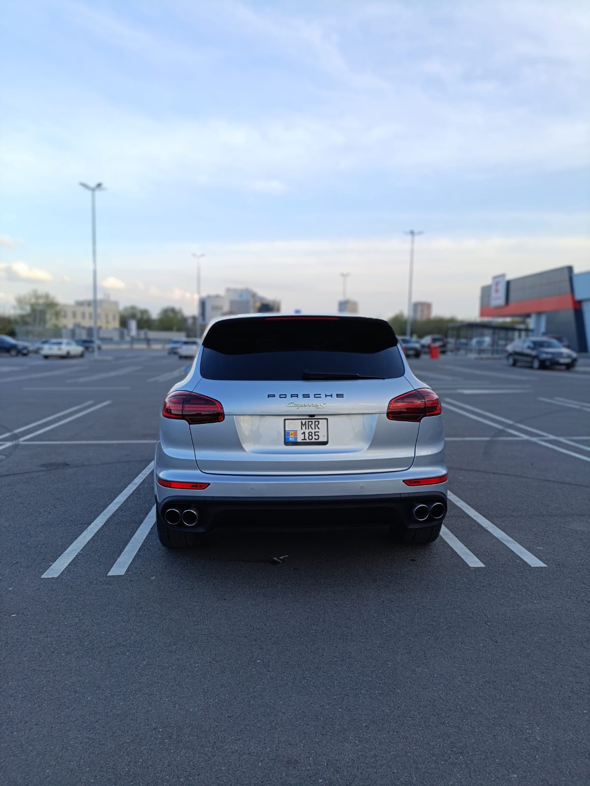Porsche Cayenne - rear