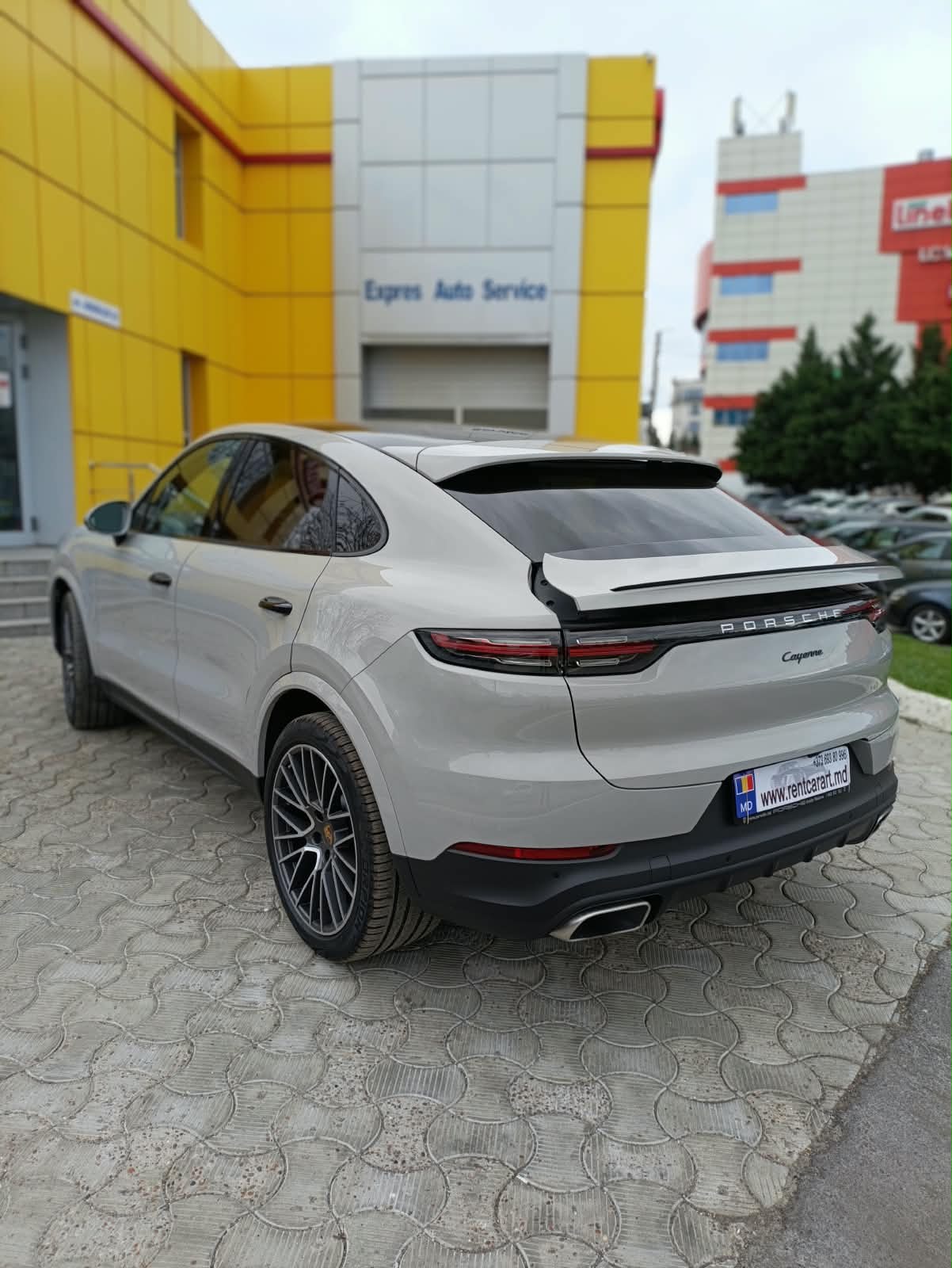 Porsche Cayenne Coupé - rear-three-quarter-2