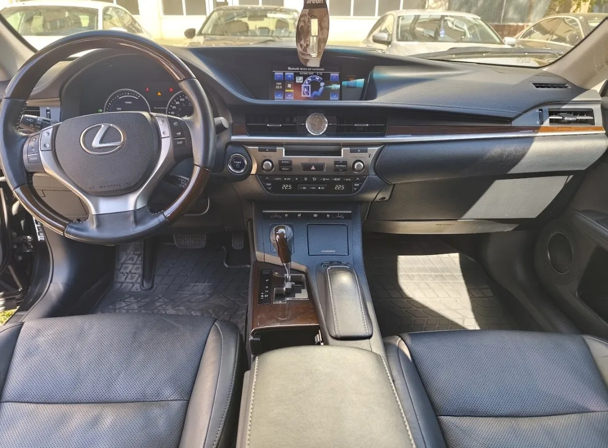 Lexus ES300h